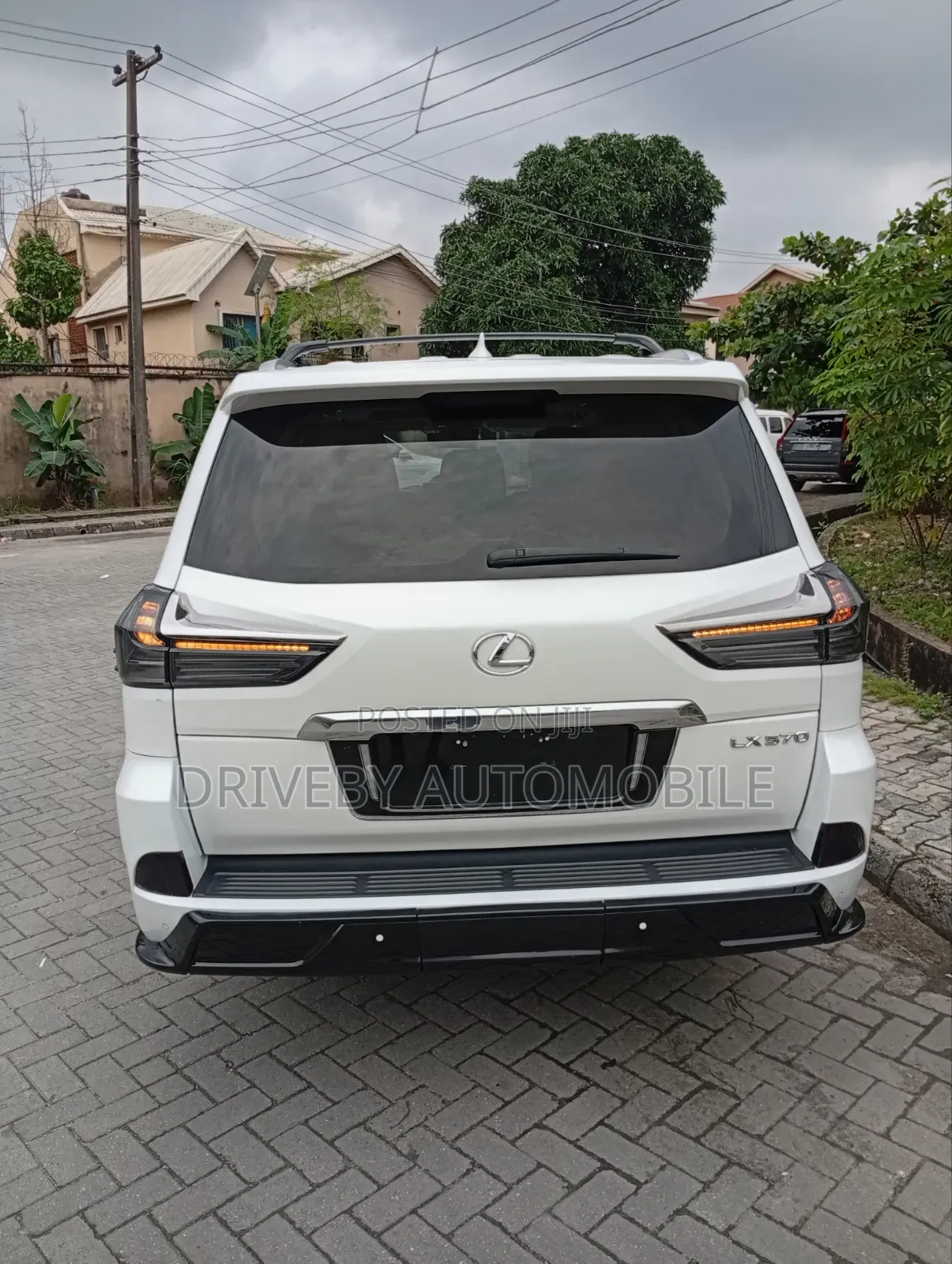 Lexus LX 2017 White