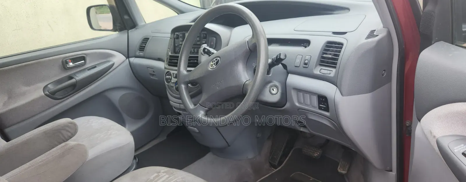 Toyota Previa 2003 Red