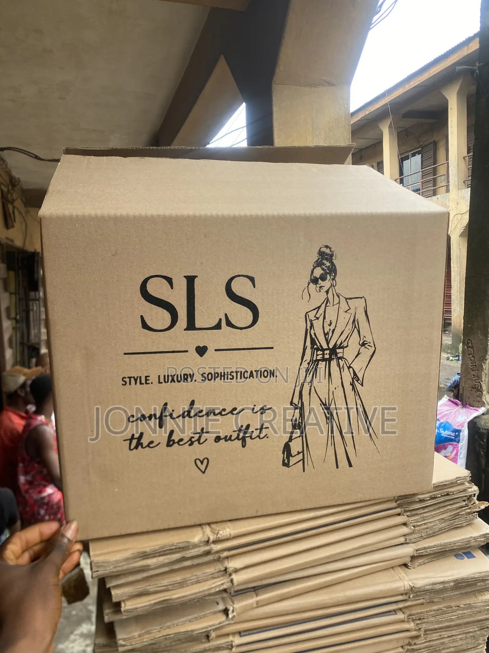 Neat Customized Carton
