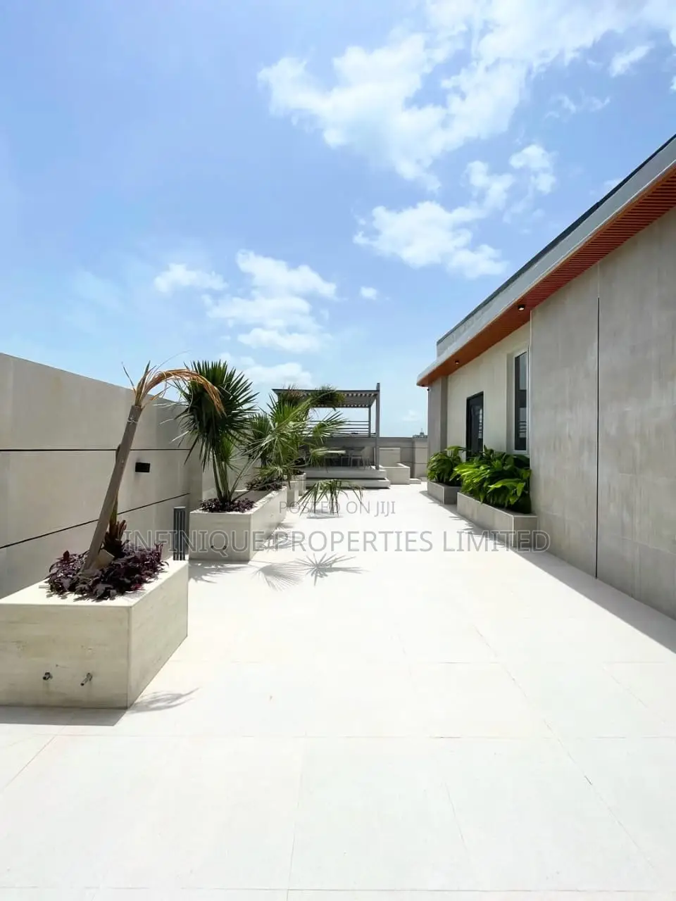 2bdrm Penthouse in Lekki Phase 1 for sale