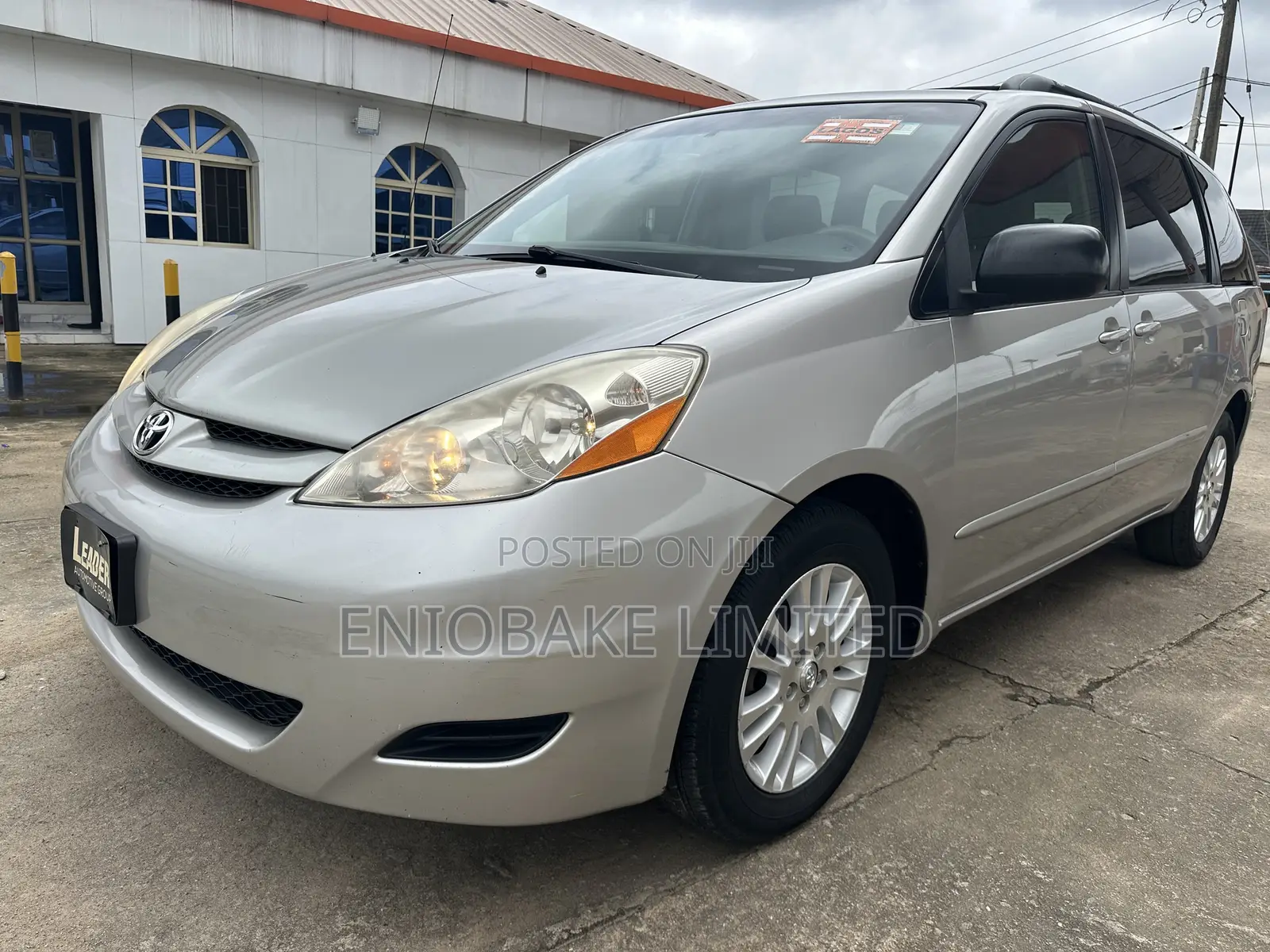 Toyota Sienna LE 2009 Silver