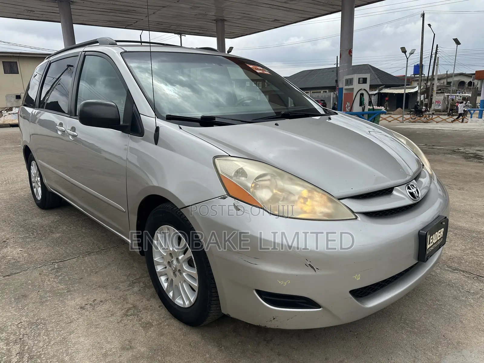 Toyota Sienna LE 2009 Silver