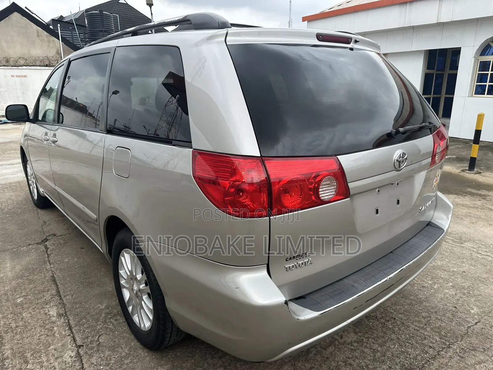 Toyota Sienna LE 2009 Silver