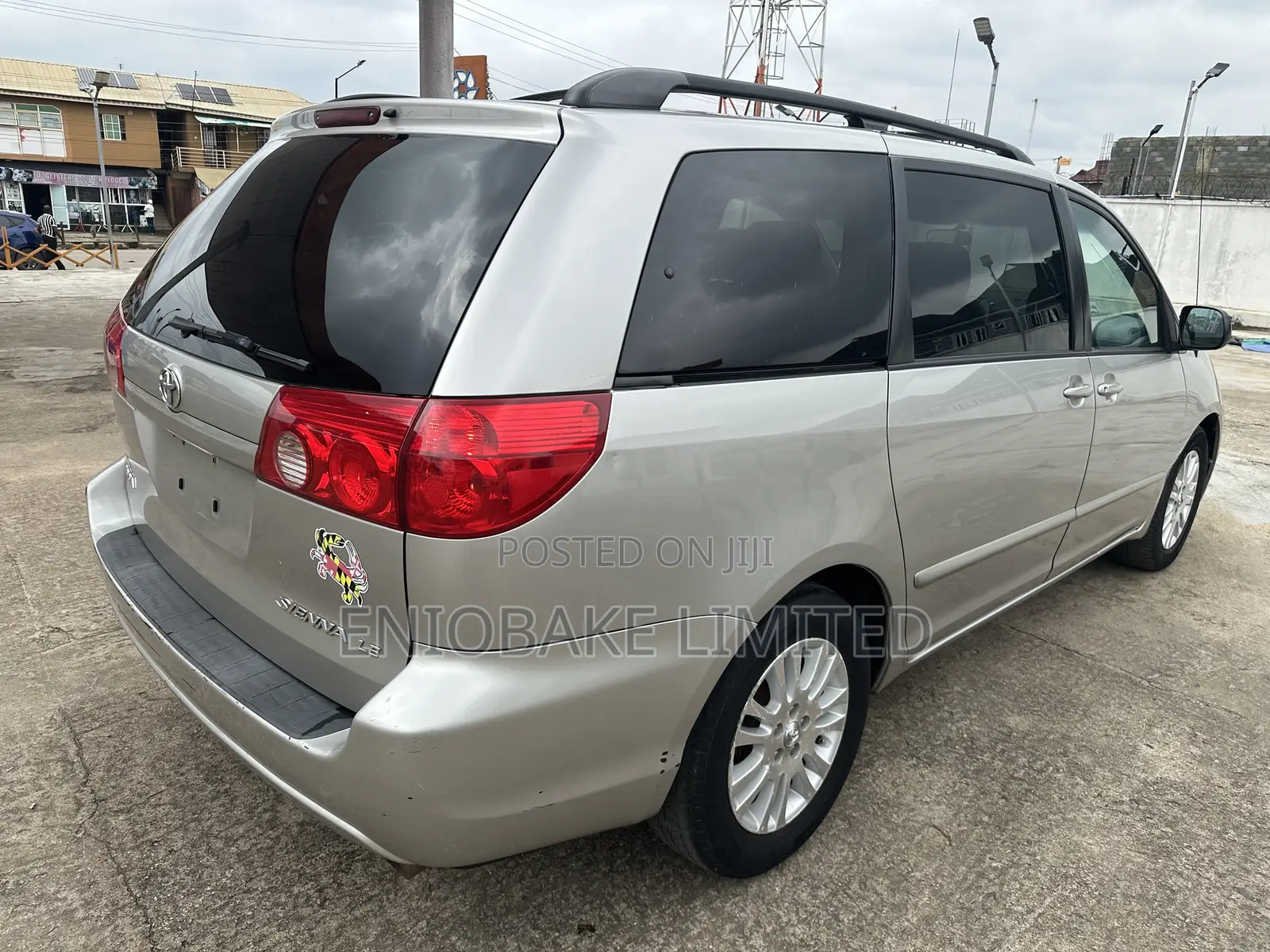 Toyota Sienna LE 2009 Silver
