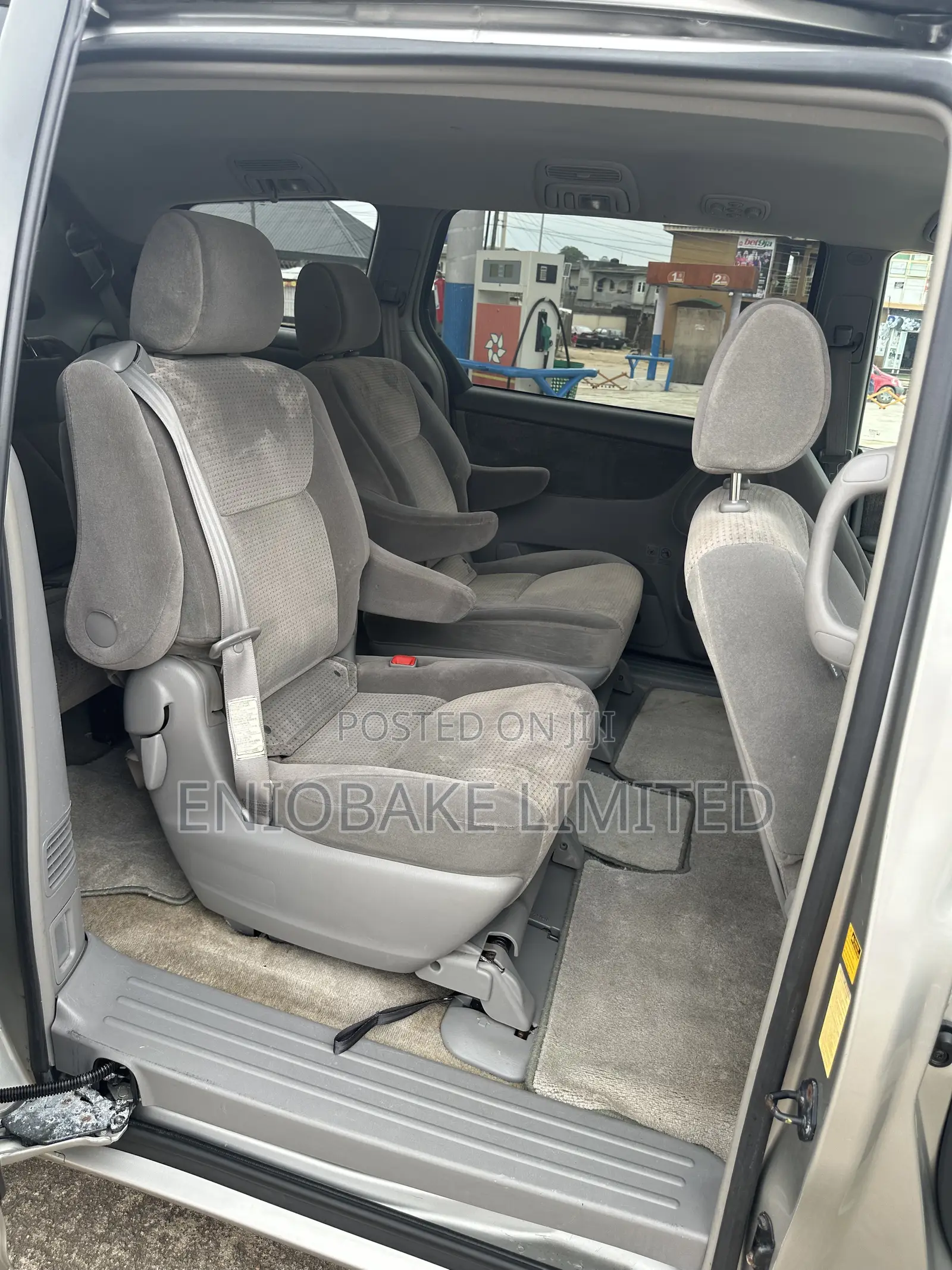 Toyota Sienna LE 2009 Silver