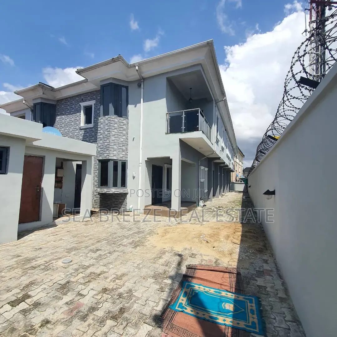 3bdrm Duplex in Lekki Agungi for sale