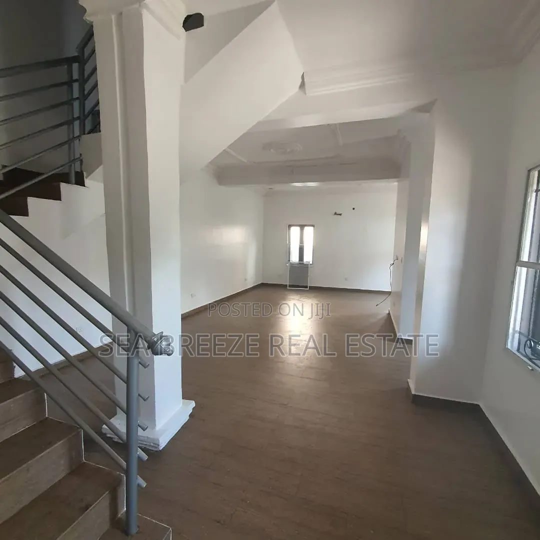 3bdrm Duplex in Lekki Agungi for sale