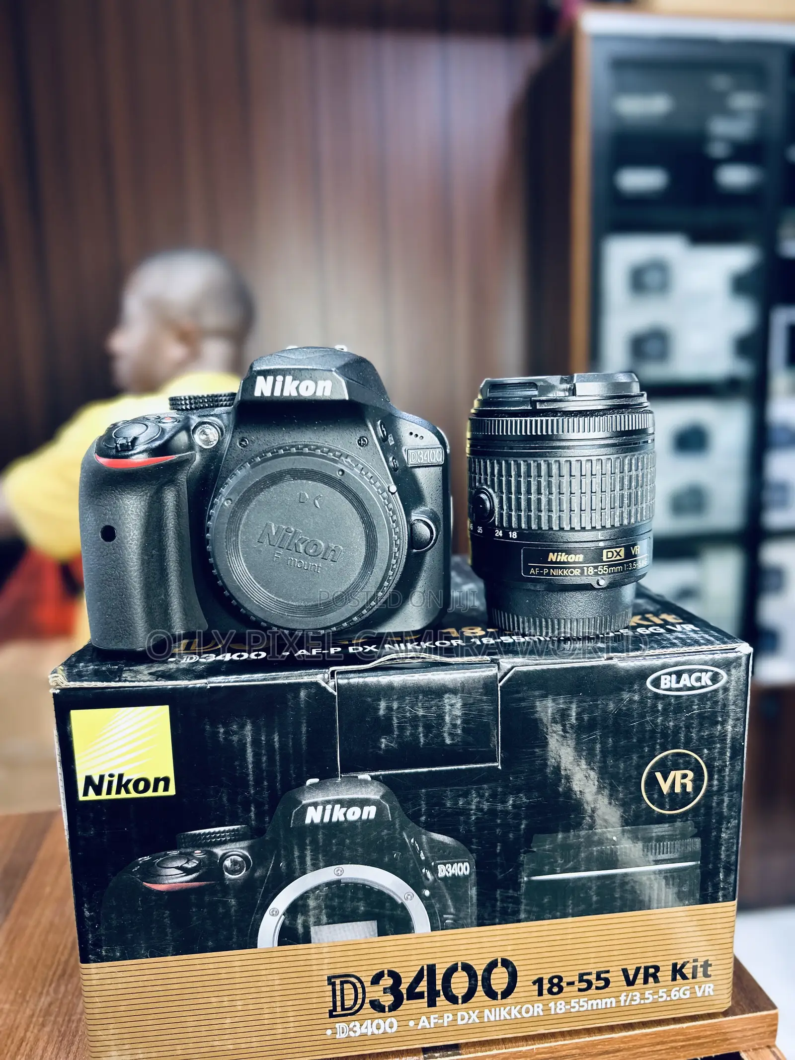 Nikon D3400 With Lens