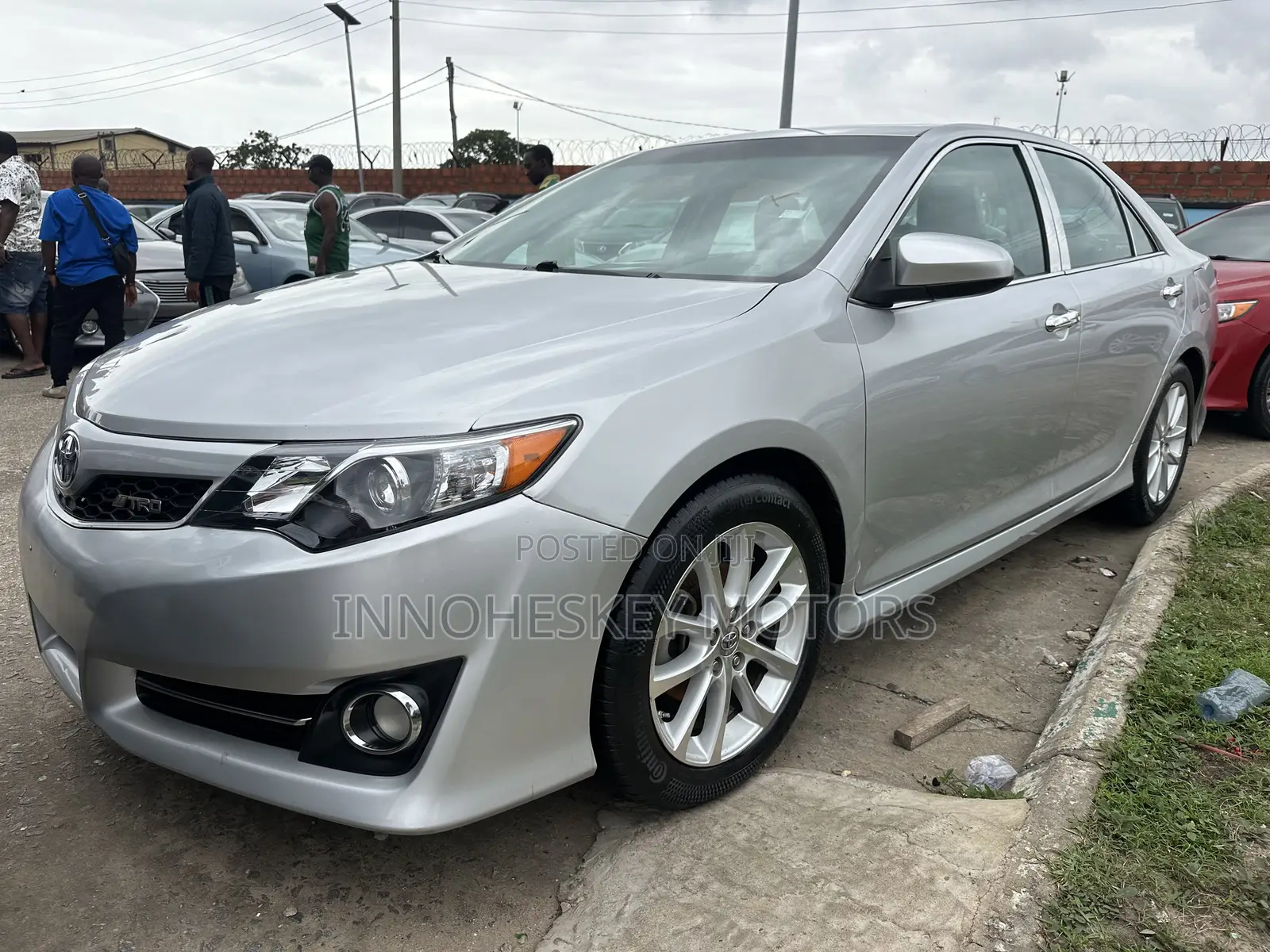 Toyota Camry SE 4dr Sedan (2.5L 4cyl 6A) 2013 Silver
