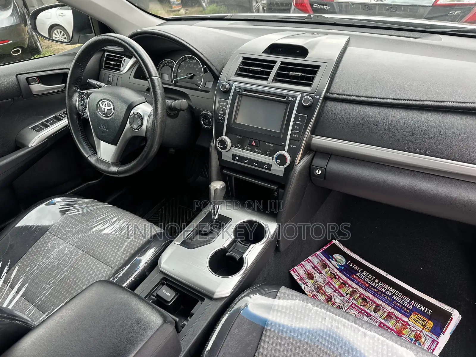 Toyota Camry SE 4dr Sedan (2.5L 4cyl 6A) 2013 Silver