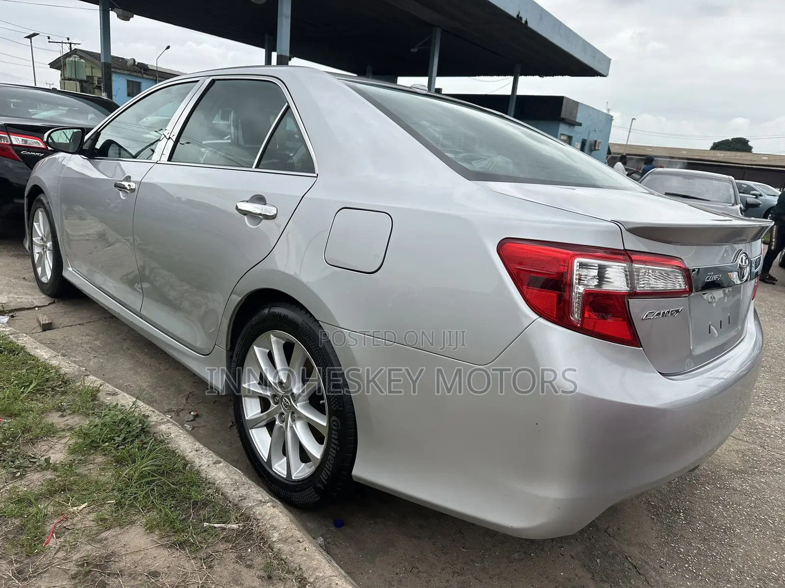 Toyota Camry SE 4dr Sedan (2.5L 4cyl 6A) 2013 Silver