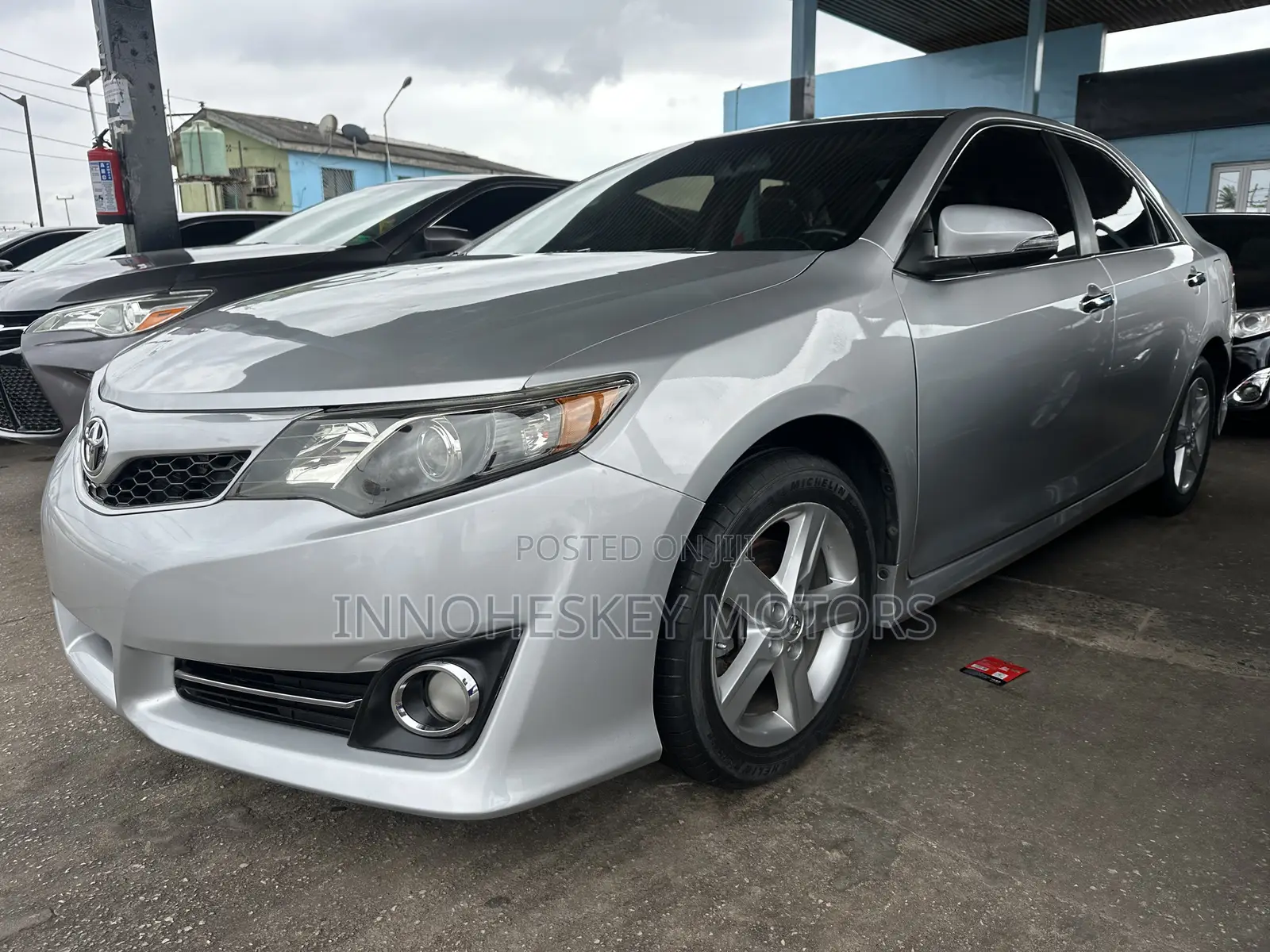 Toyota Camry SE 4dr Sedan (2.5L 4cyl 6A) 2014 Silver