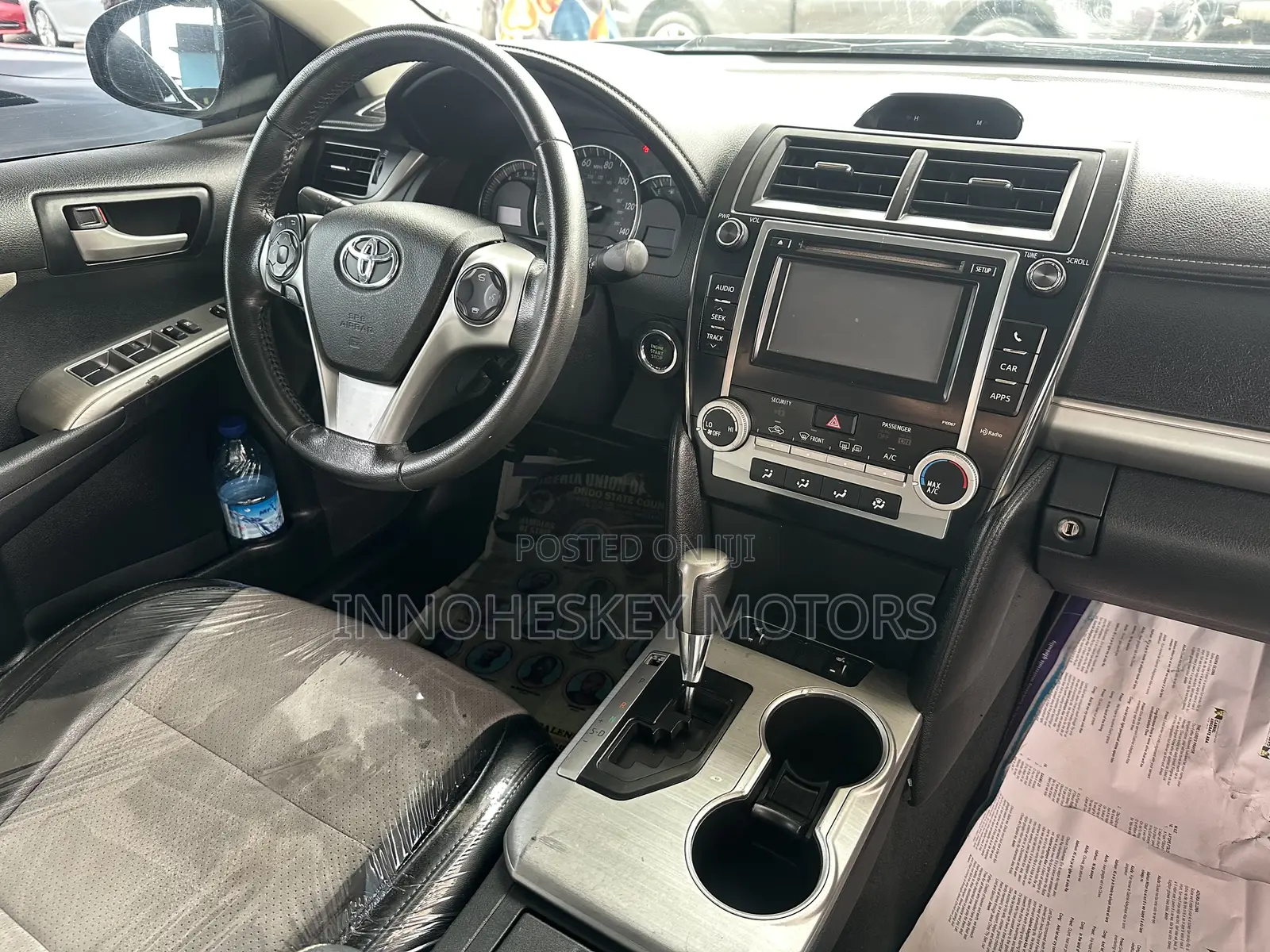 Toyota Camry SE 4dr Sedan (2.5L 4cyl 6A) 2014 Silver