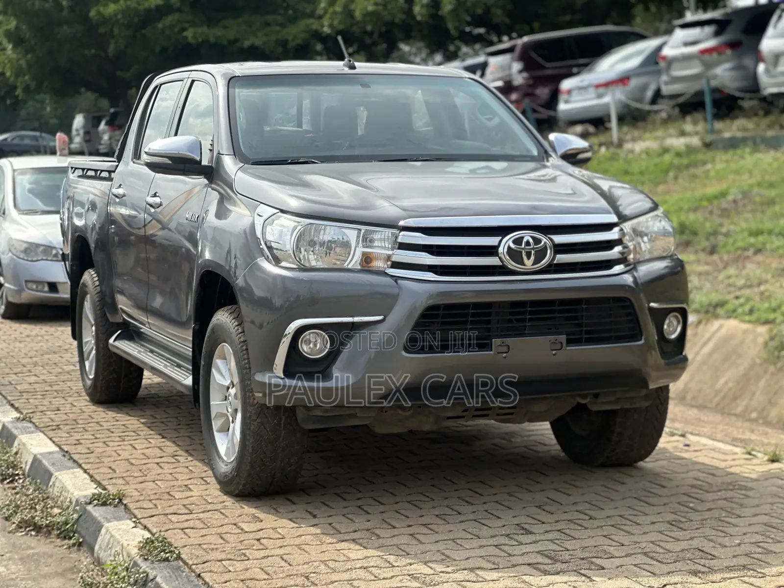 Toyota Hilux 2017 Gray