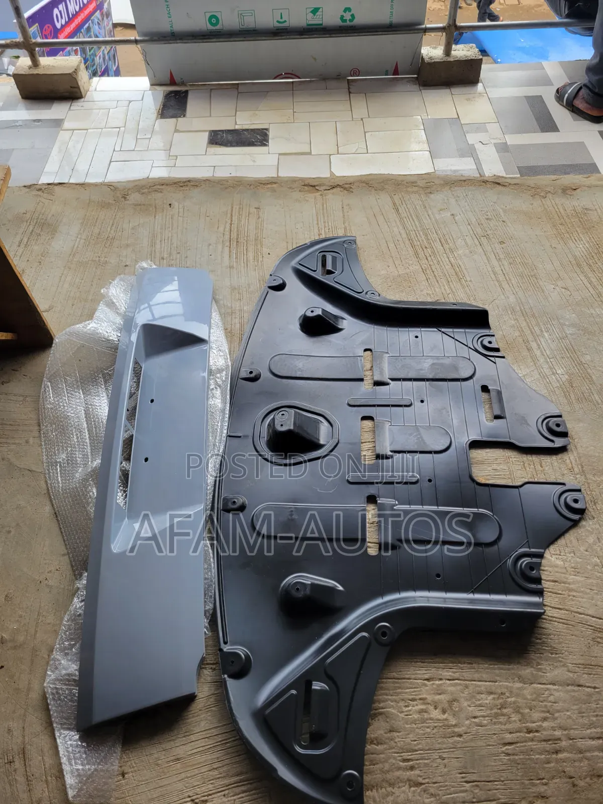Hyundai underEngine Cover and Boot Chrome