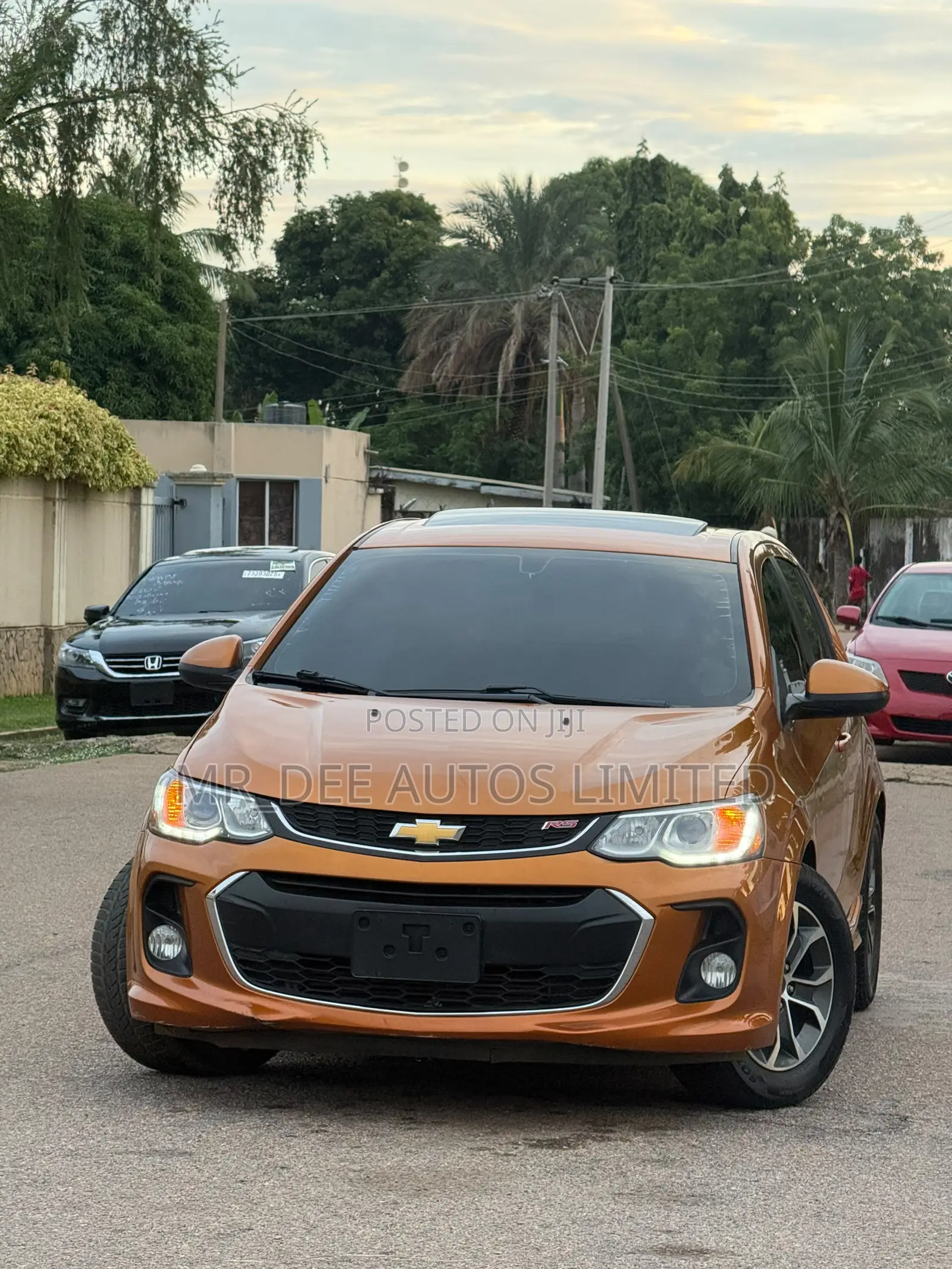 Chevrolet Sonic 2017 Orange