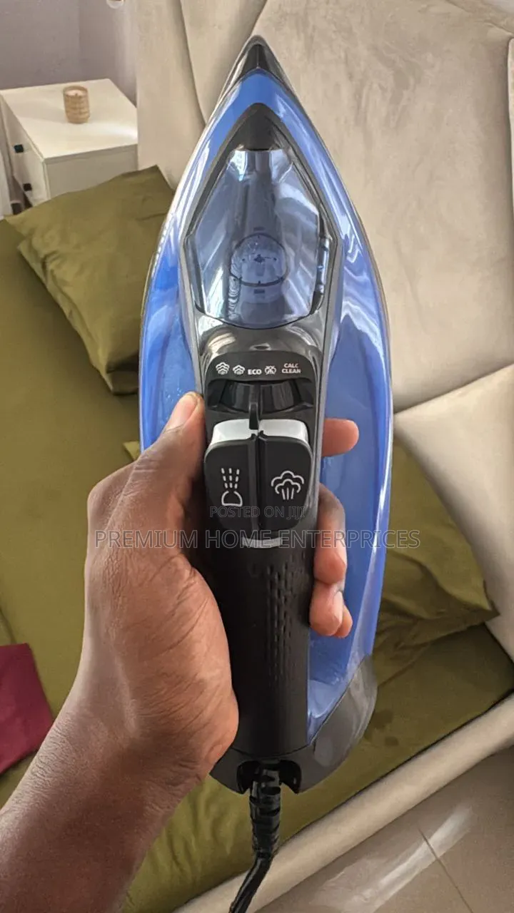 Philips GC3920/26 Steam Iron. 2500 Watts. 2 Years Warranty
