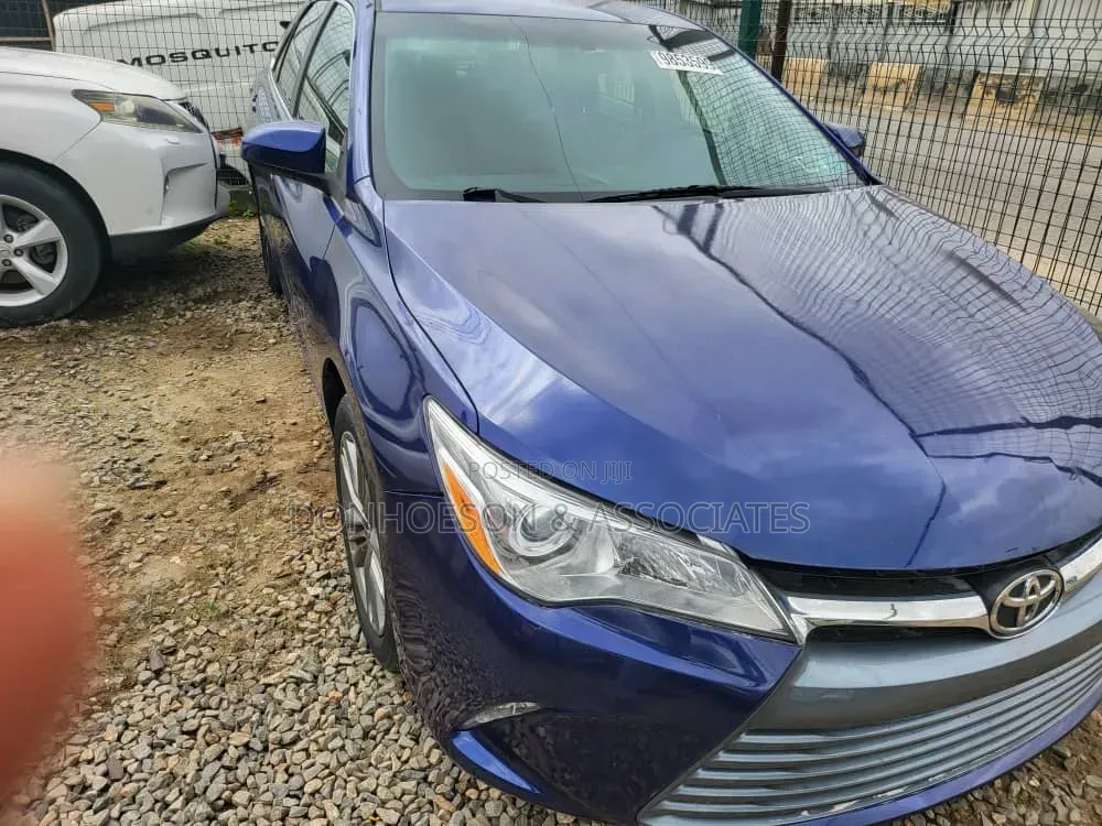 Toyota Camry 2016 Blue