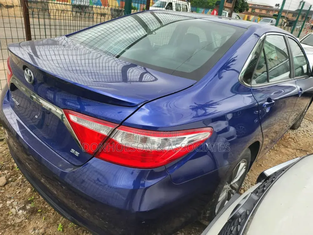Toyota Camry 2016 Blue