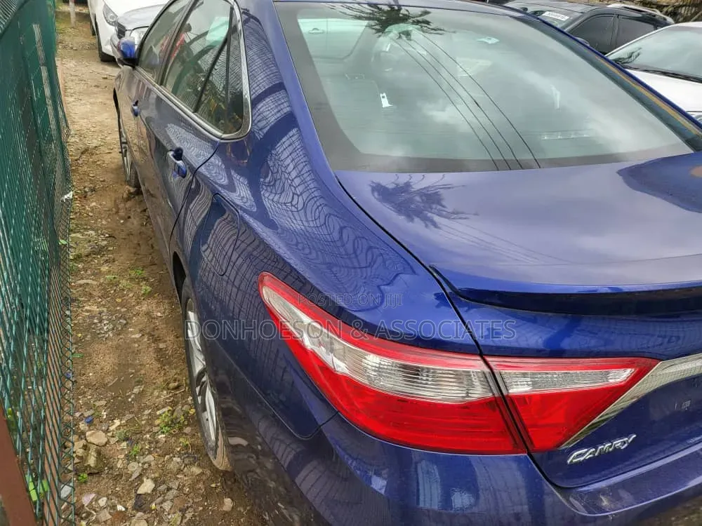 Toyota Camry 2016 Blue