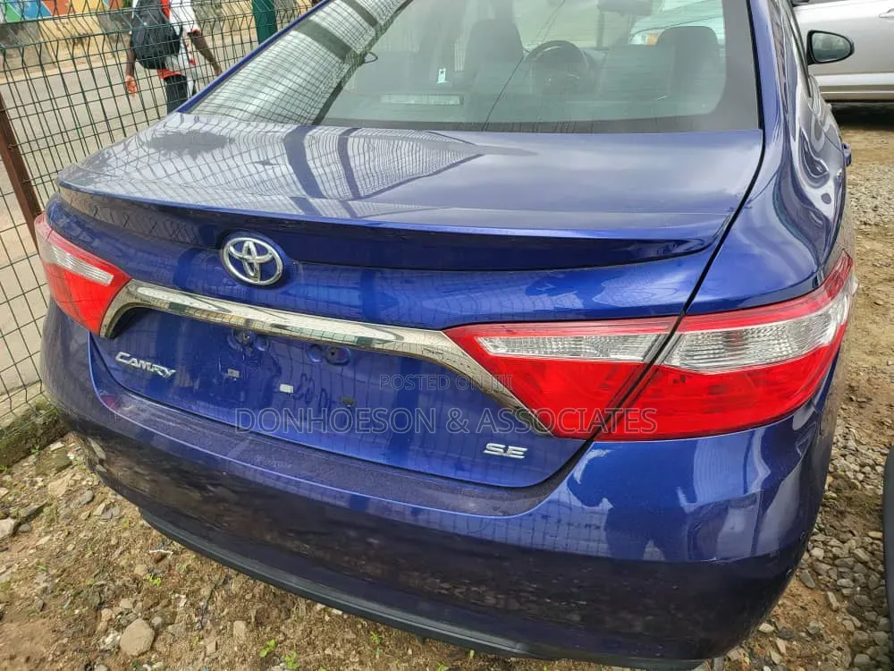 Toyota Camry 2016 Blue