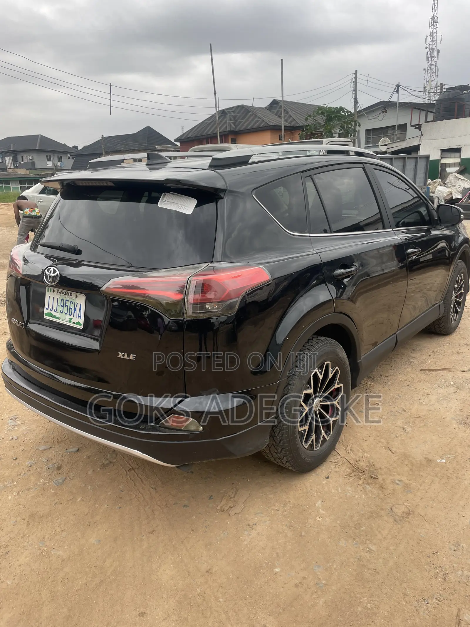 Toyota RAV4 XLE FWD (2.5L 4cyl 6A) 2017 Black