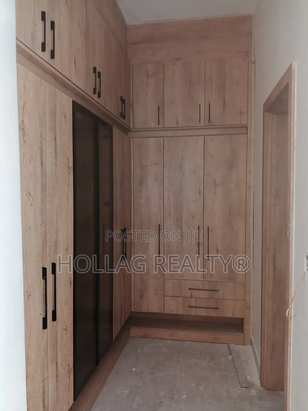 6bdrm Maisonette in Ademola Adetokunbo for sale