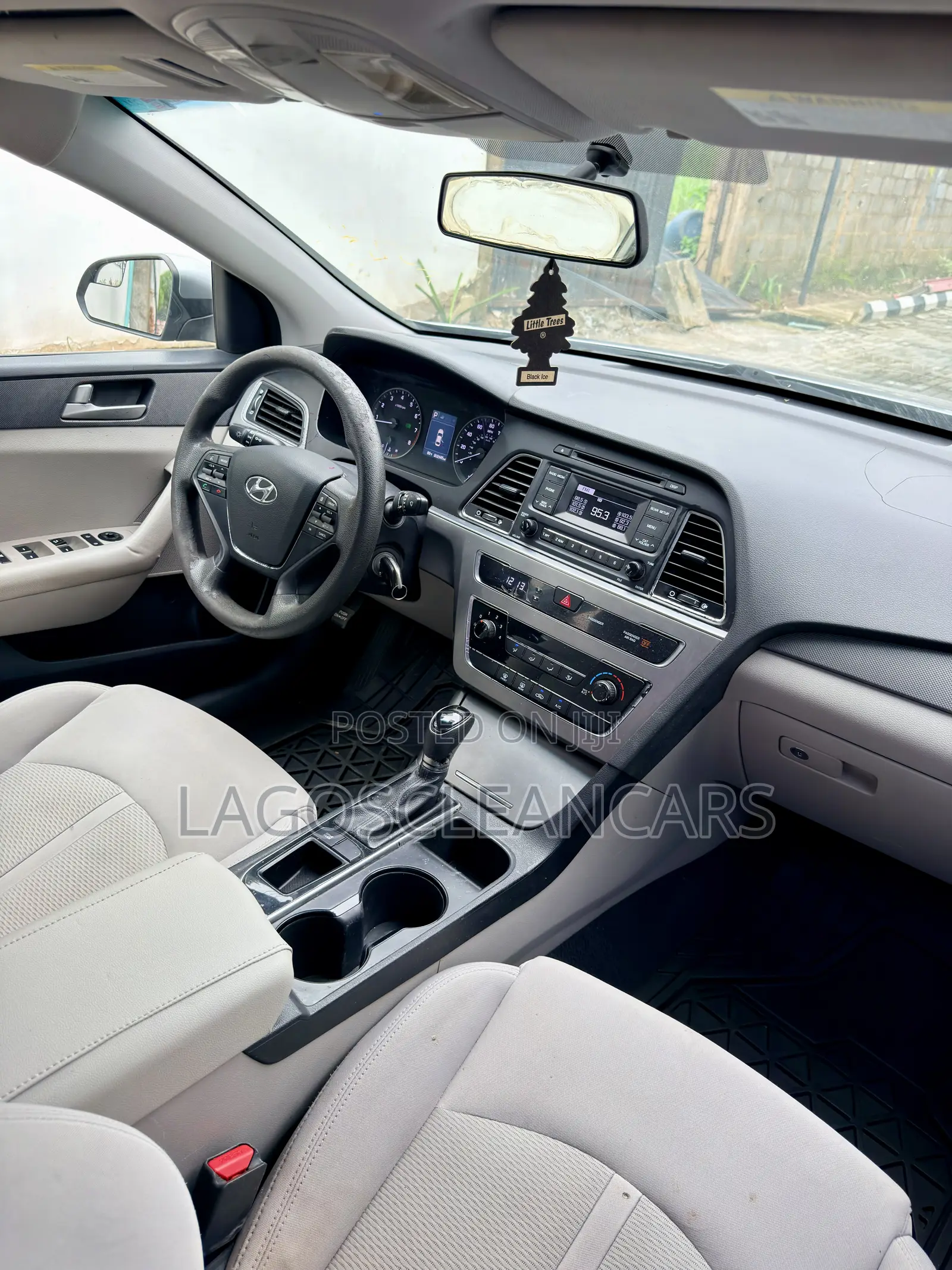 Hyundai Sonata Base Sedan FWD (2.4L 4cyl 6A) 2017 Silver