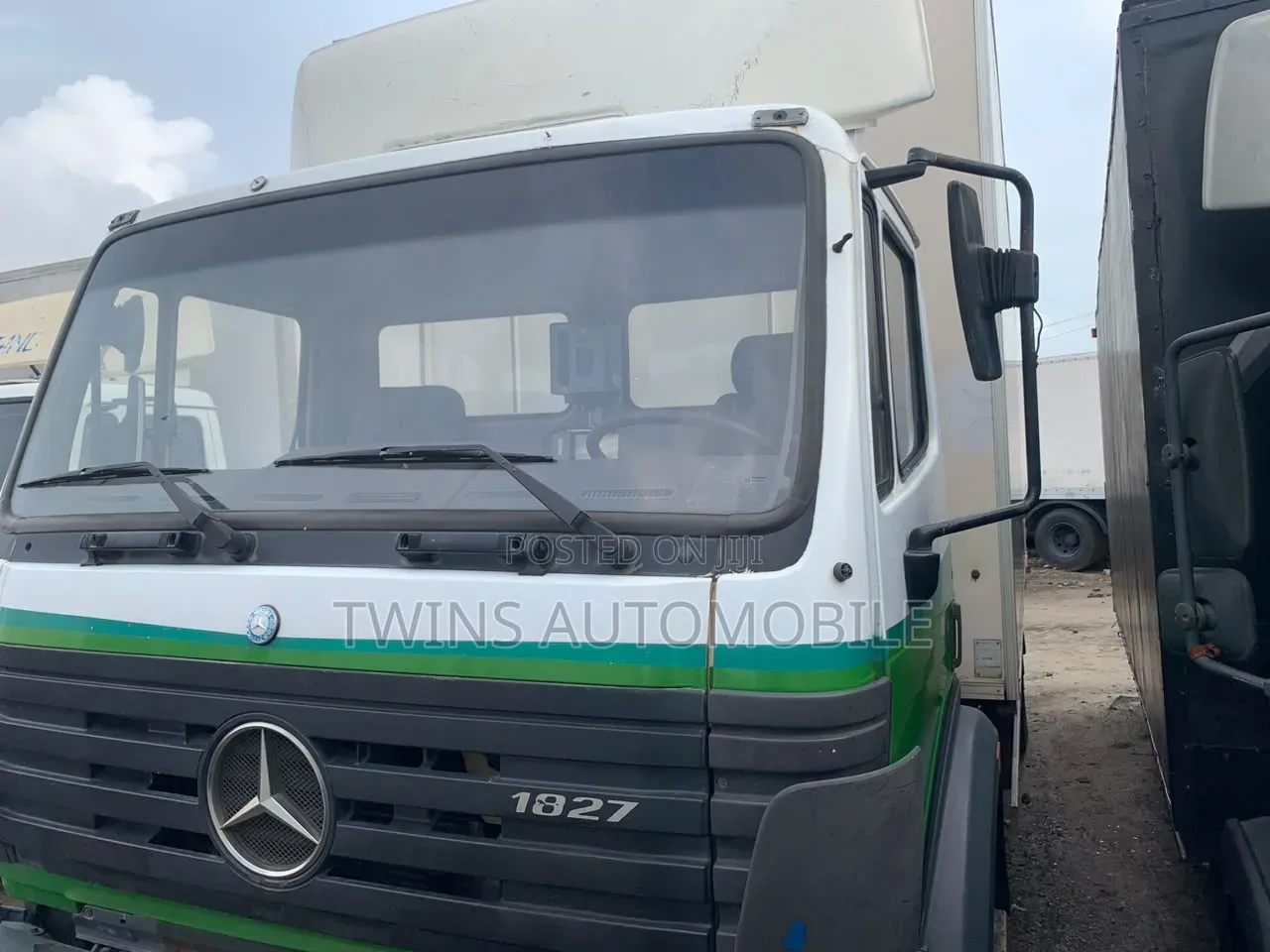 Foreign Used Mercedes Benz 1827 Truck 2000 Green