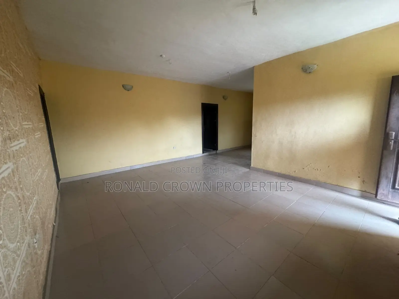 3bdrm Block of Flats in Akute Ajuwon for sale