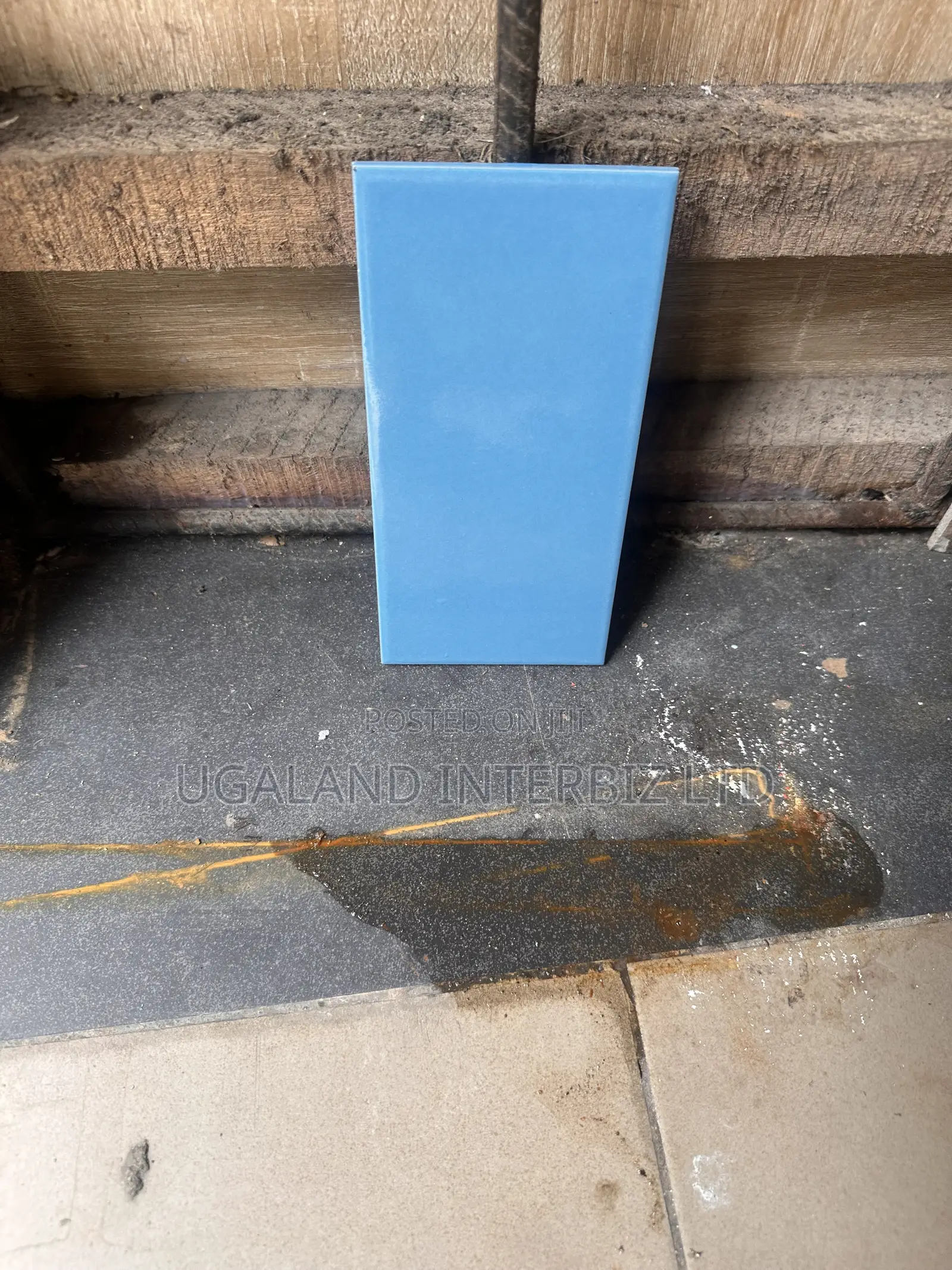 Sky Blue Ceramic Swimming Pool Tiles (4x8)