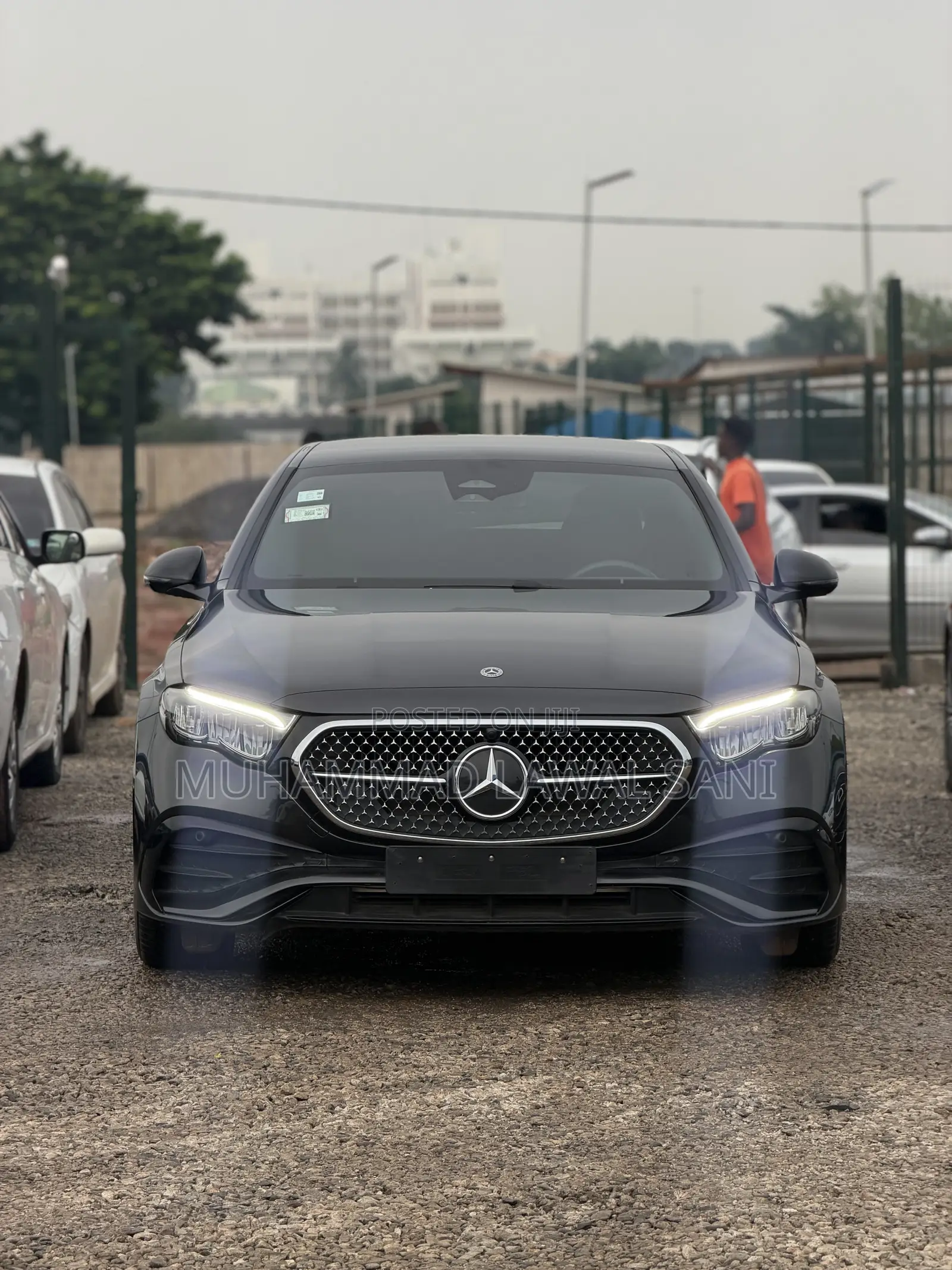 New Mercedes-Benz E200 2025 Black
