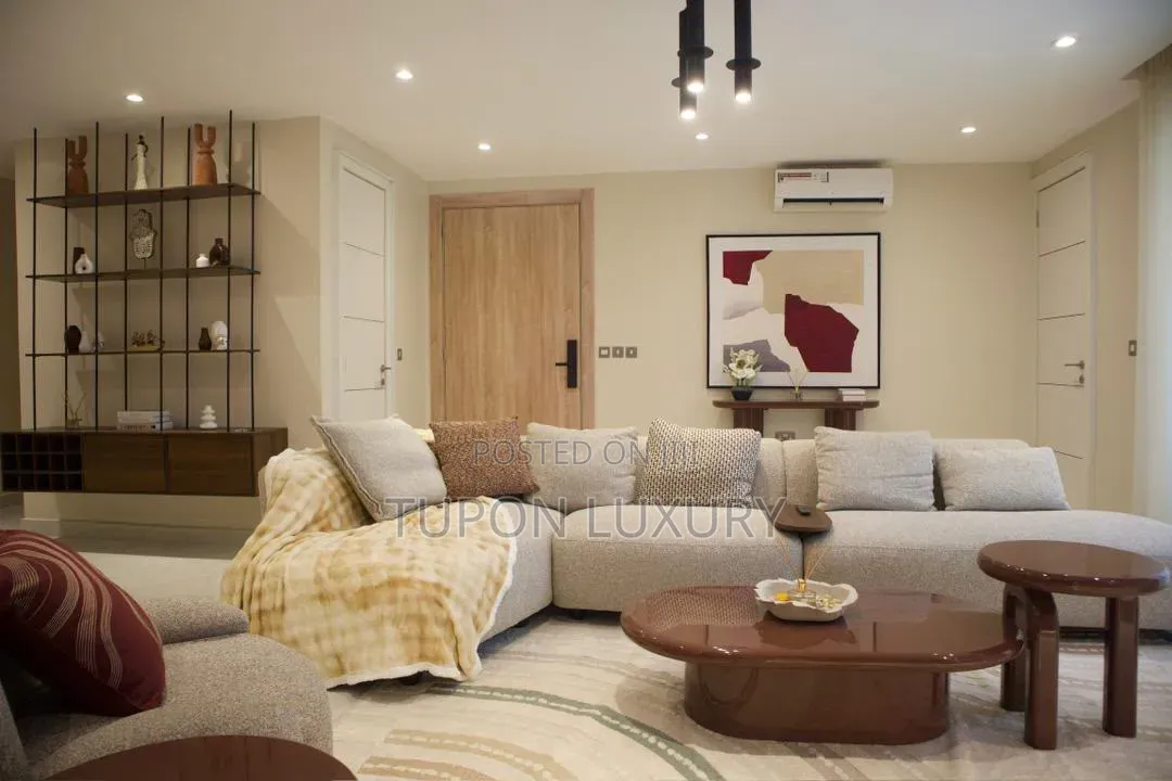 Luxury 3bed in Iconic Towers Vi, With POOL,GYM, PS5, LOUNGE. ETC