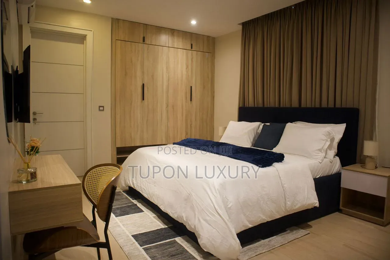 Luxury 3bed in Iconic Towers Vi, With POOL,GYM, PS5, LOUNGE. ETC