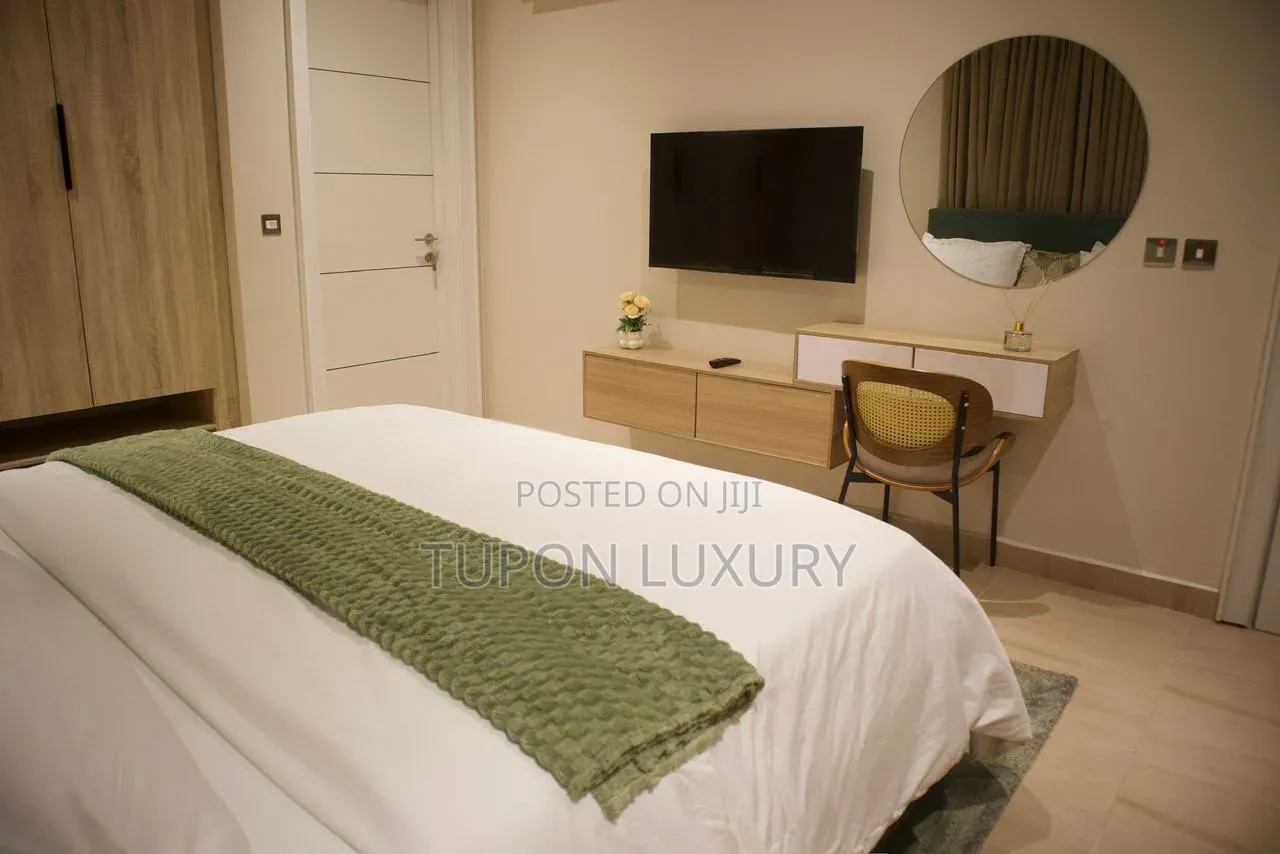 Luxury 3bed in Iconic Towers Vi, With POOL,GYM, PS5, LOUNGE. ETC