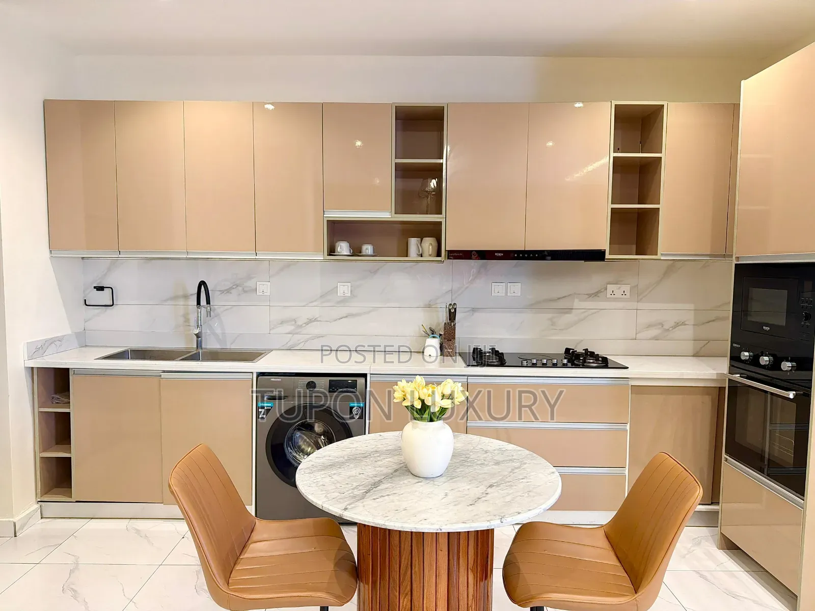 Luxury 2bedroom With a Suspended Pool, 24/7 Electricity Etc