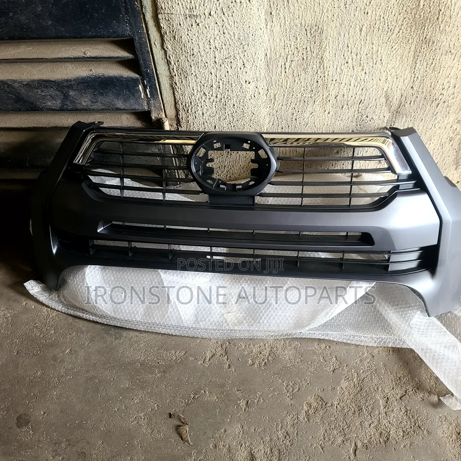 Front Grille - Toyota Hilux