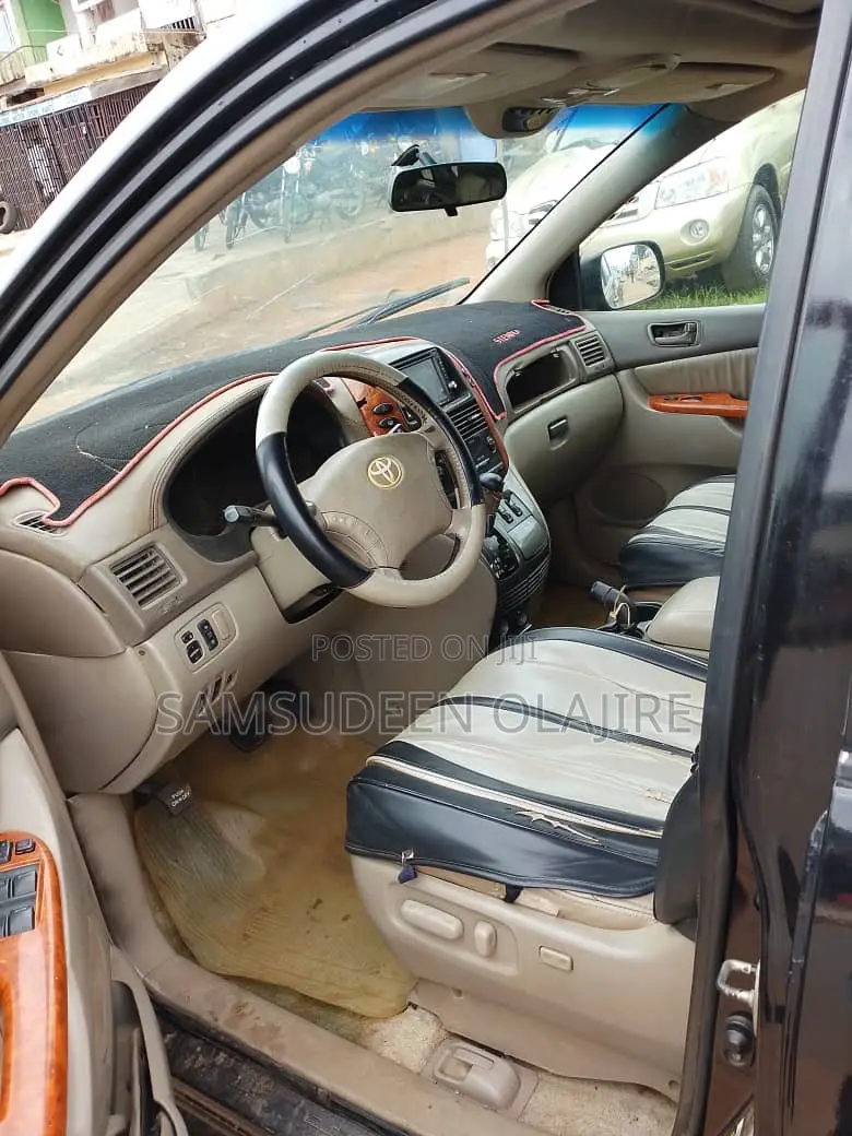 Toyota Sienna 2007 Black