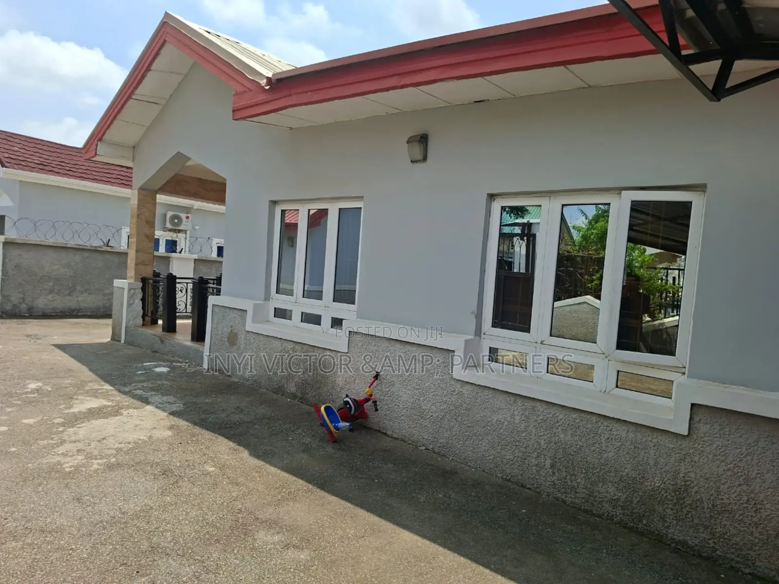 3bdrm Bungalow in Galadimawa for sale