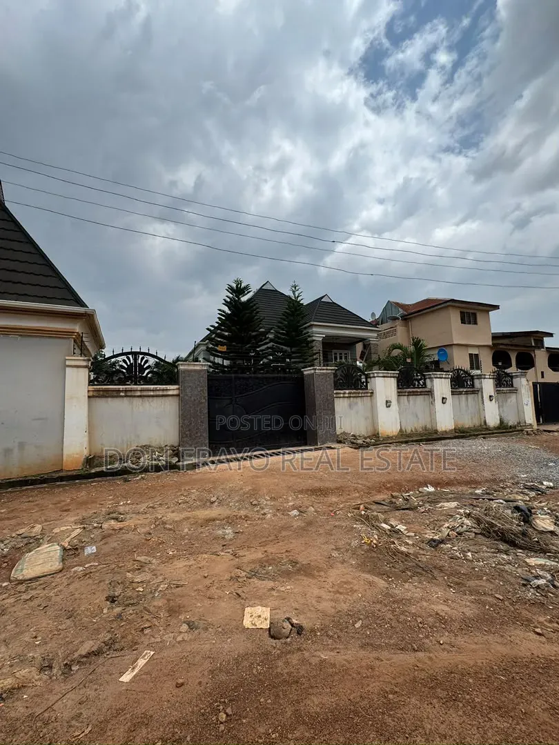 5bdrm Duplex in Adewunmi Layout, Agbowo for sale