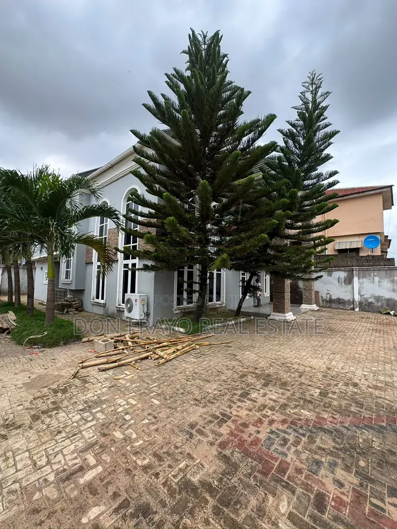 5bdrm Duplex in Adewunmi Layout, Agbowo for sale