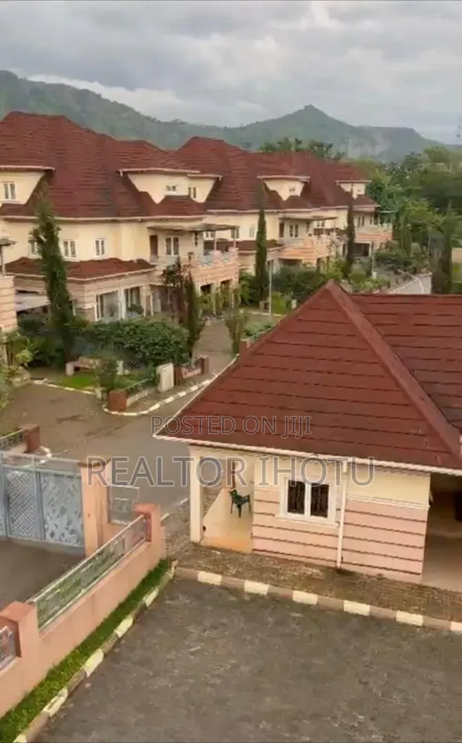 5bdrm Block of Flats in Maitama for sale