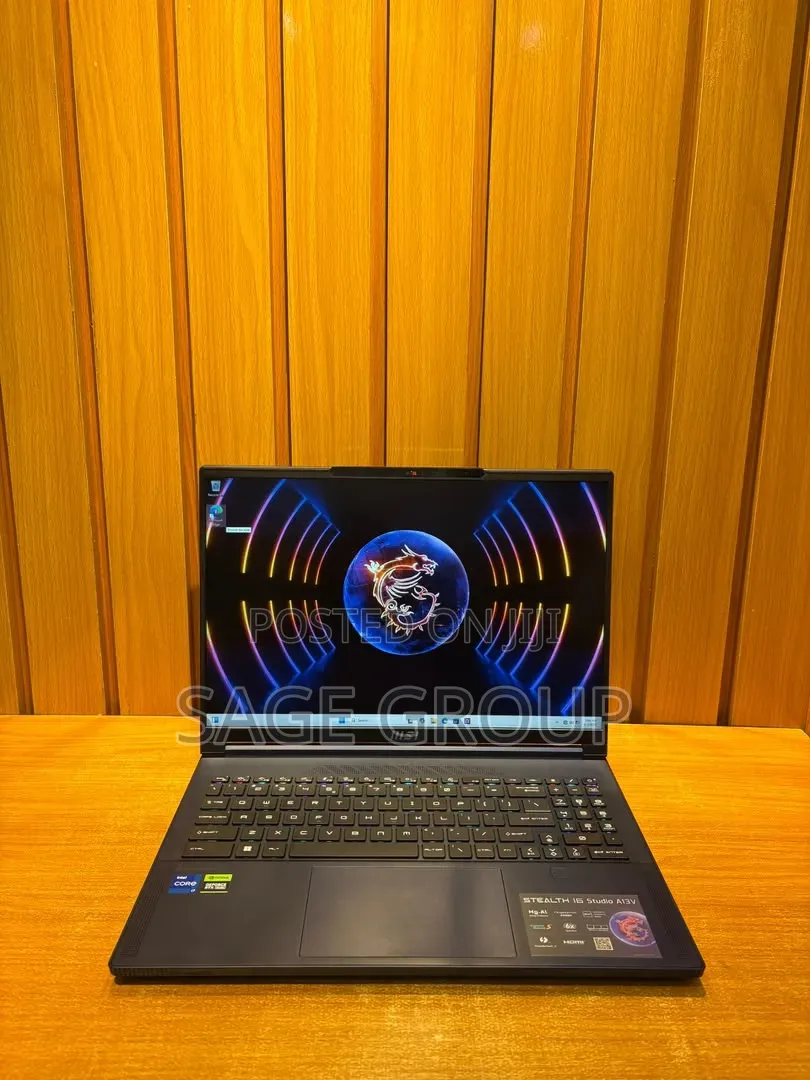 Laptop MSI Stealth 14 Studio A13VF 32GB Intel Core i7 SSD 1T