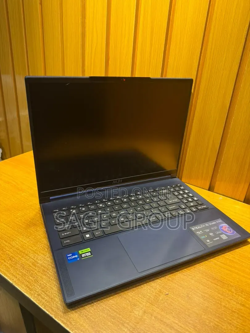 Laptop MSI Stealth 14 Studio A13VF 32GB Intel Core i7 SSD 1T