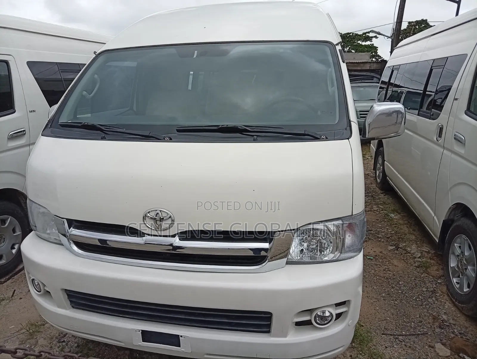 Toyota HiAce 2013 White