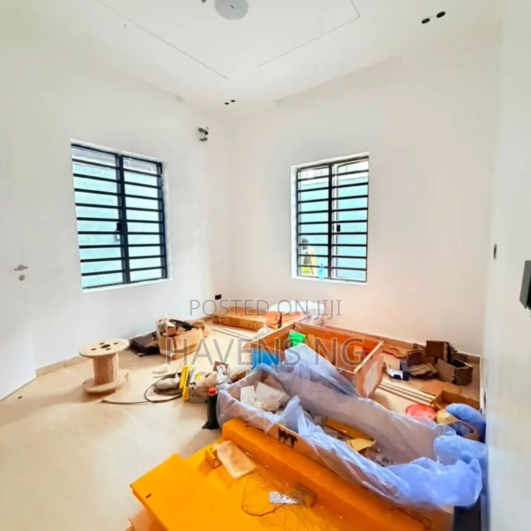 3bdrm Apartment in Ikeja GRA for sale