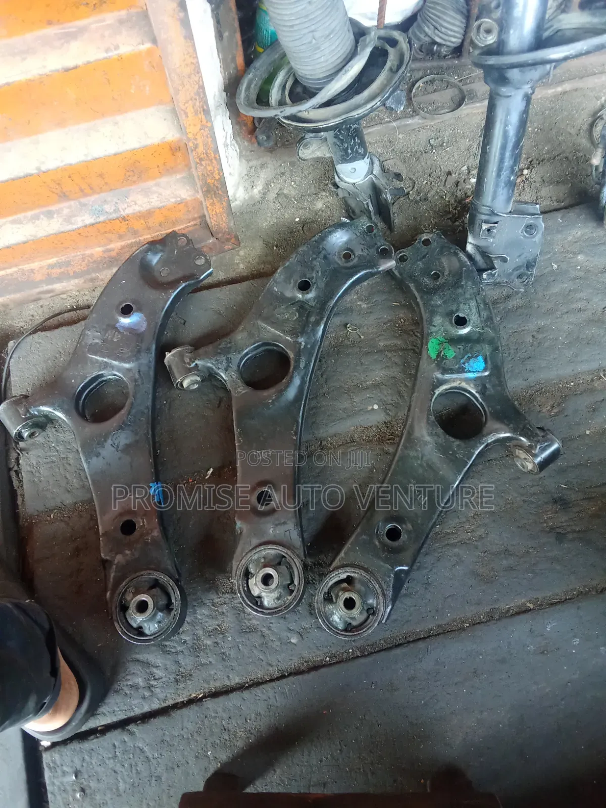 Front Lower Arm Hyundai Santa Fe Sorento 2014