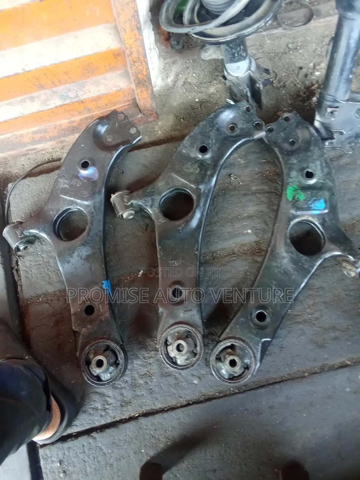 Front Lower Arm Hyundai Santa Fe Sorento 2014
