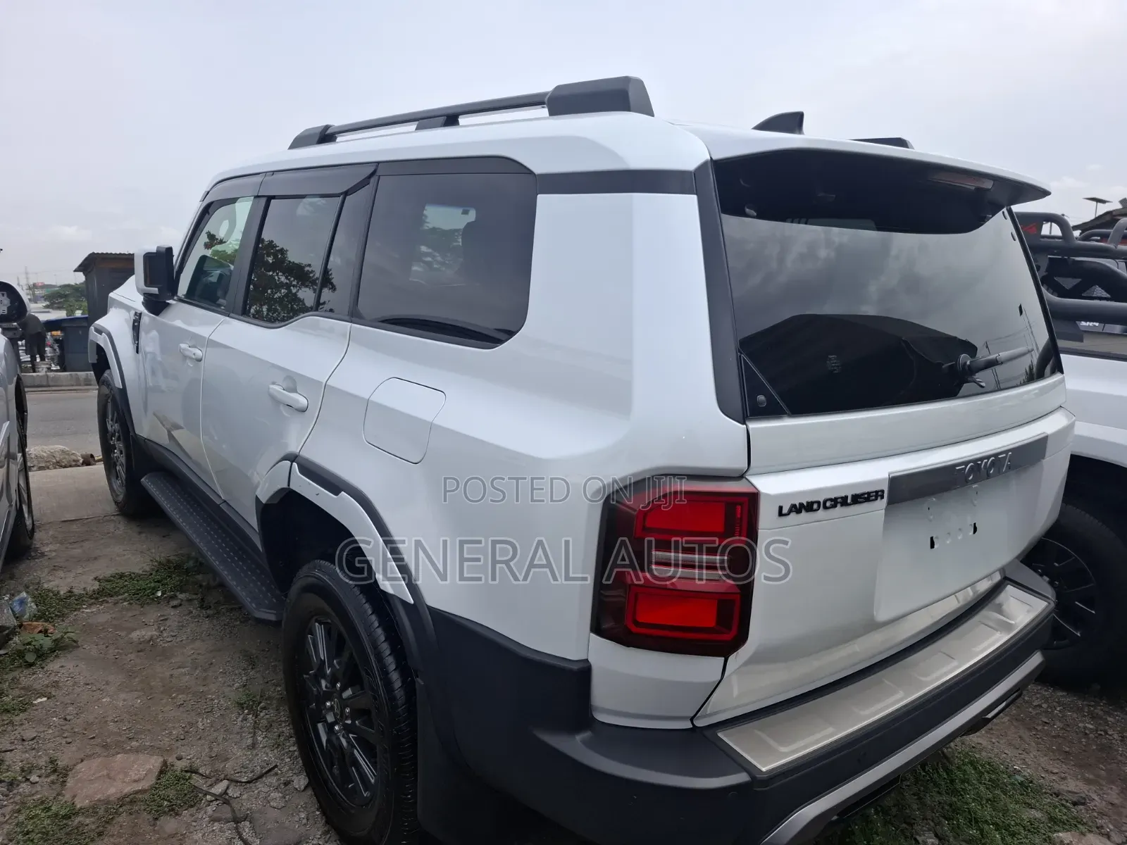 Toyota Land Cruiser 2025 White