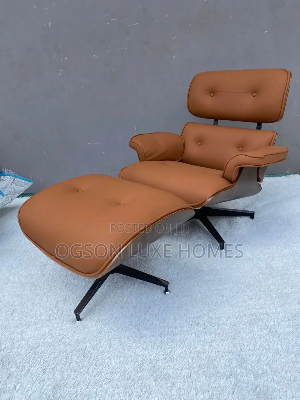 Exclusive Relaxing Accent Chair